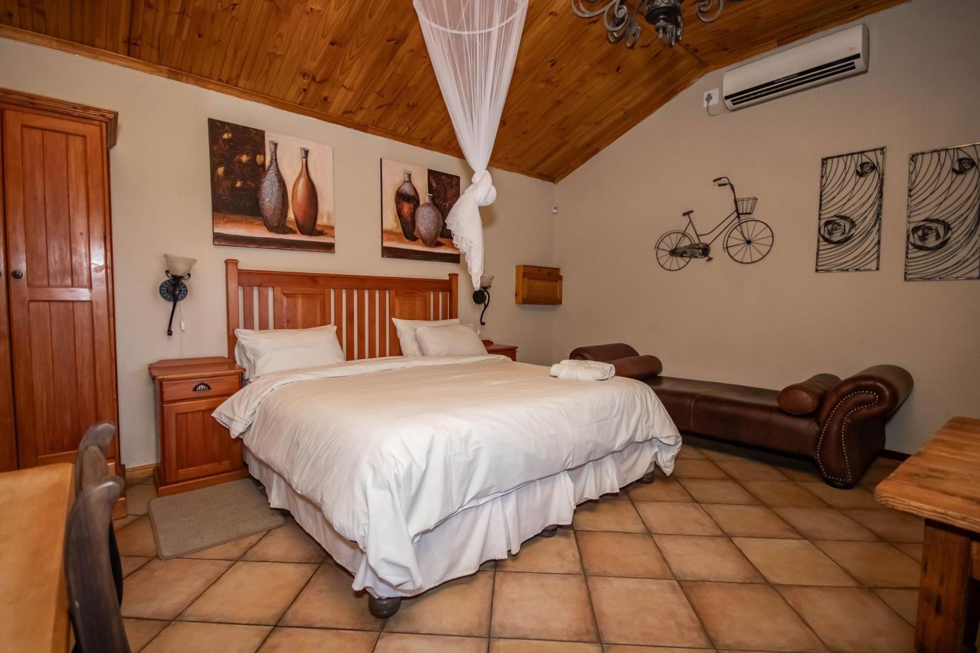 Tarantula Guest House Calvinia Exterior photo