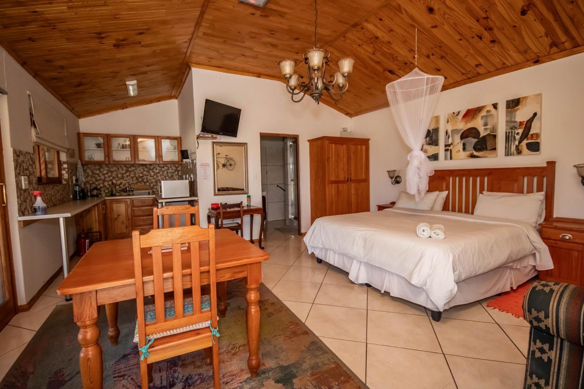 Tarantula Guest House Calvinia Exterior photo