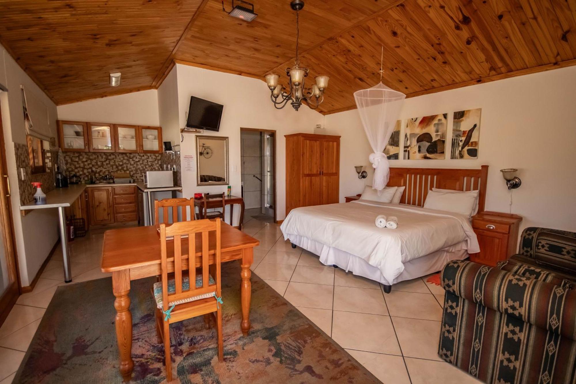 Tarantula Guest House Calvinia Exterior photo