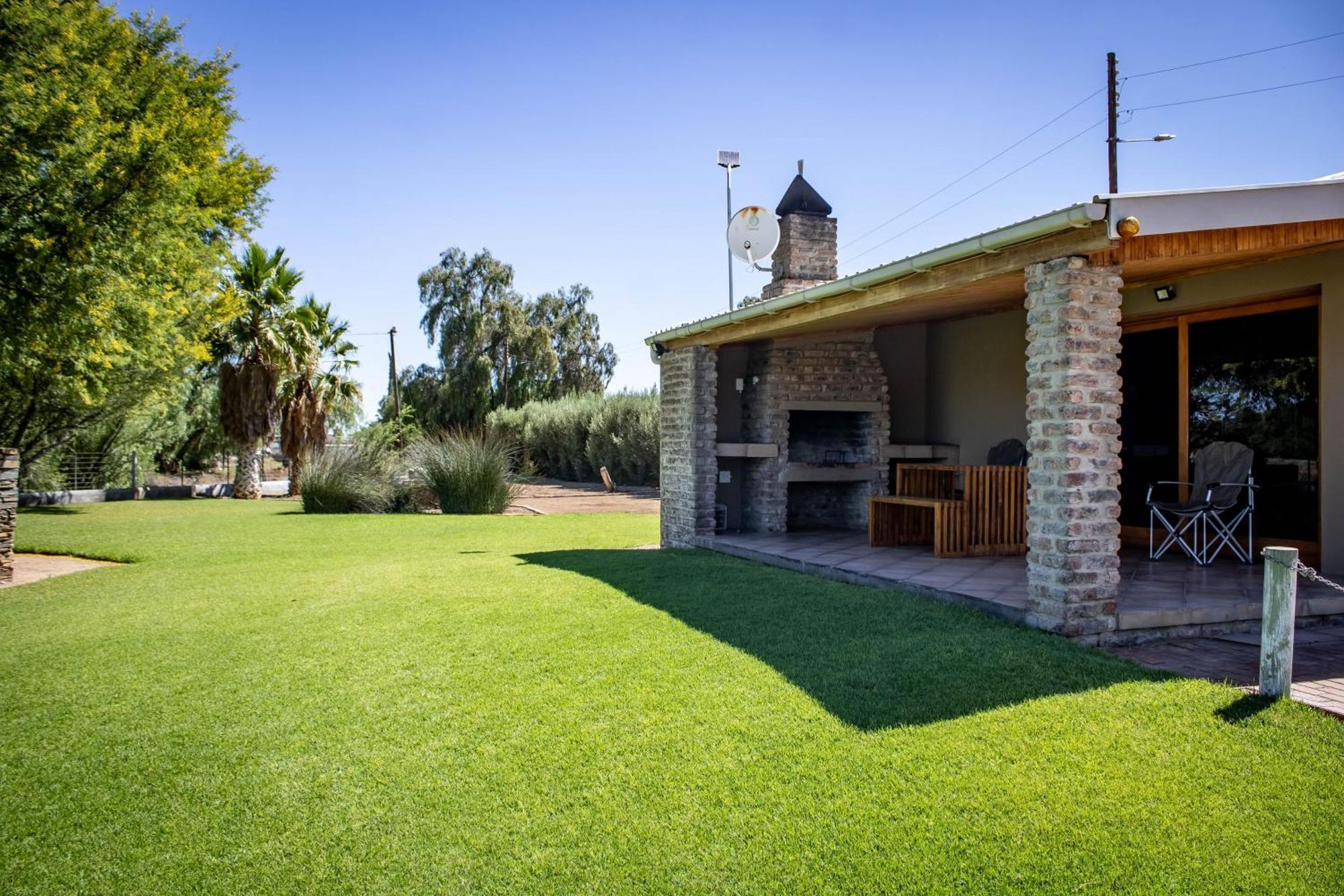 Tarantula Guest House Calvinia Exterior photo