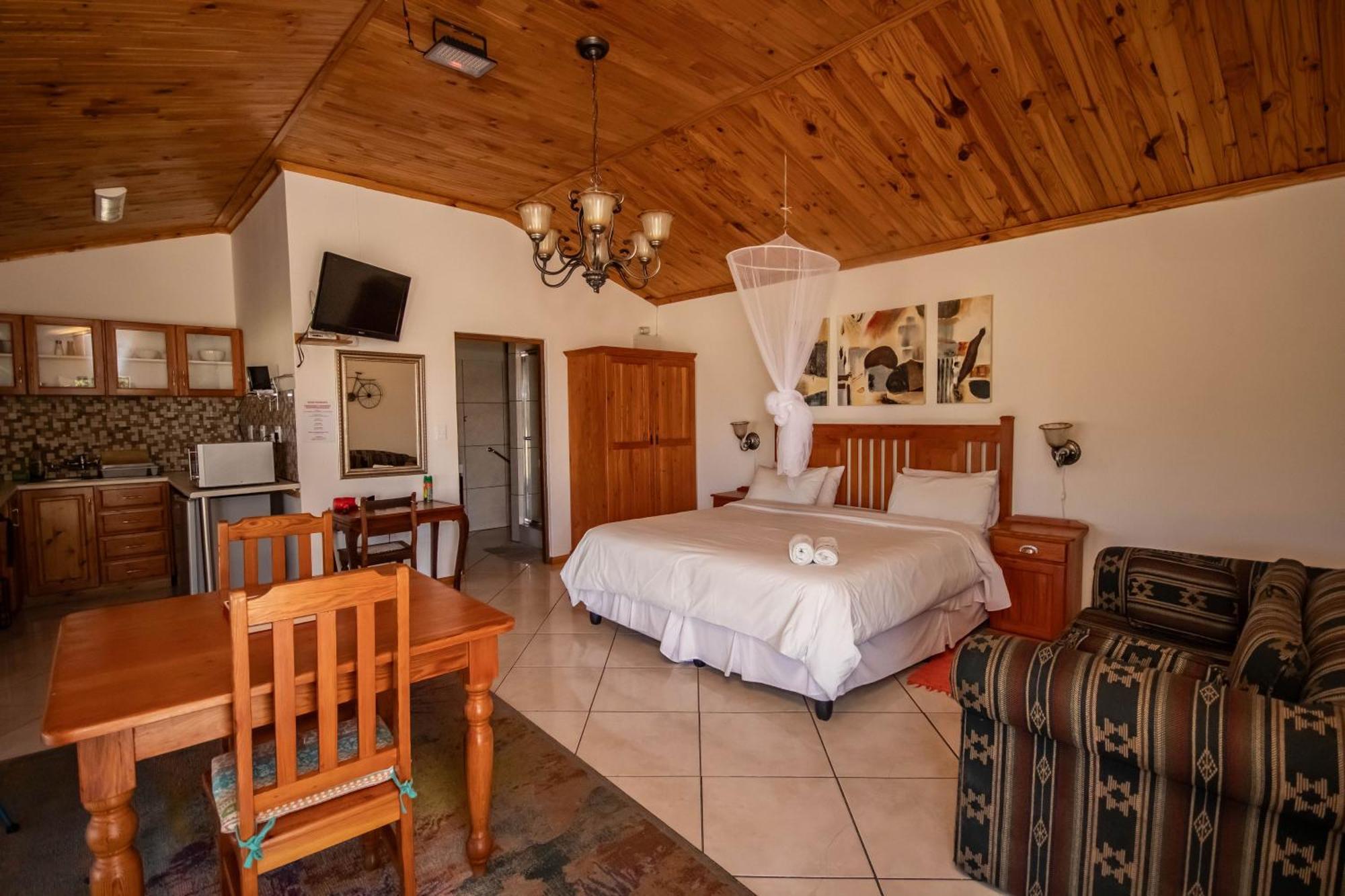 Tarantula Guest House Calvinia Exterior photo