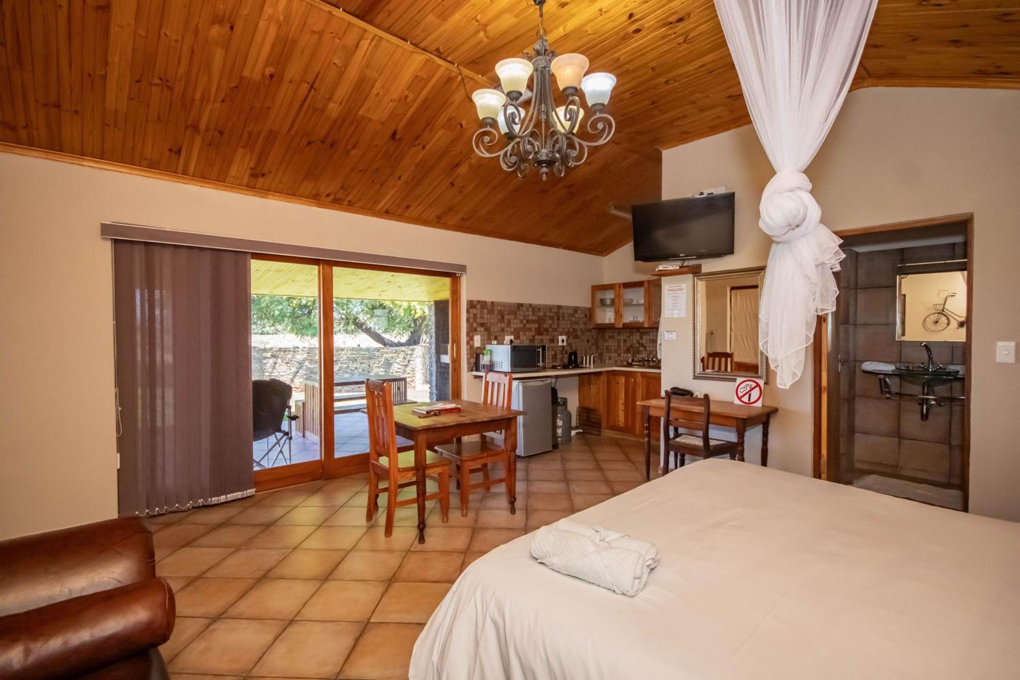 Tarantula Guest House Calvinia Exterior photo