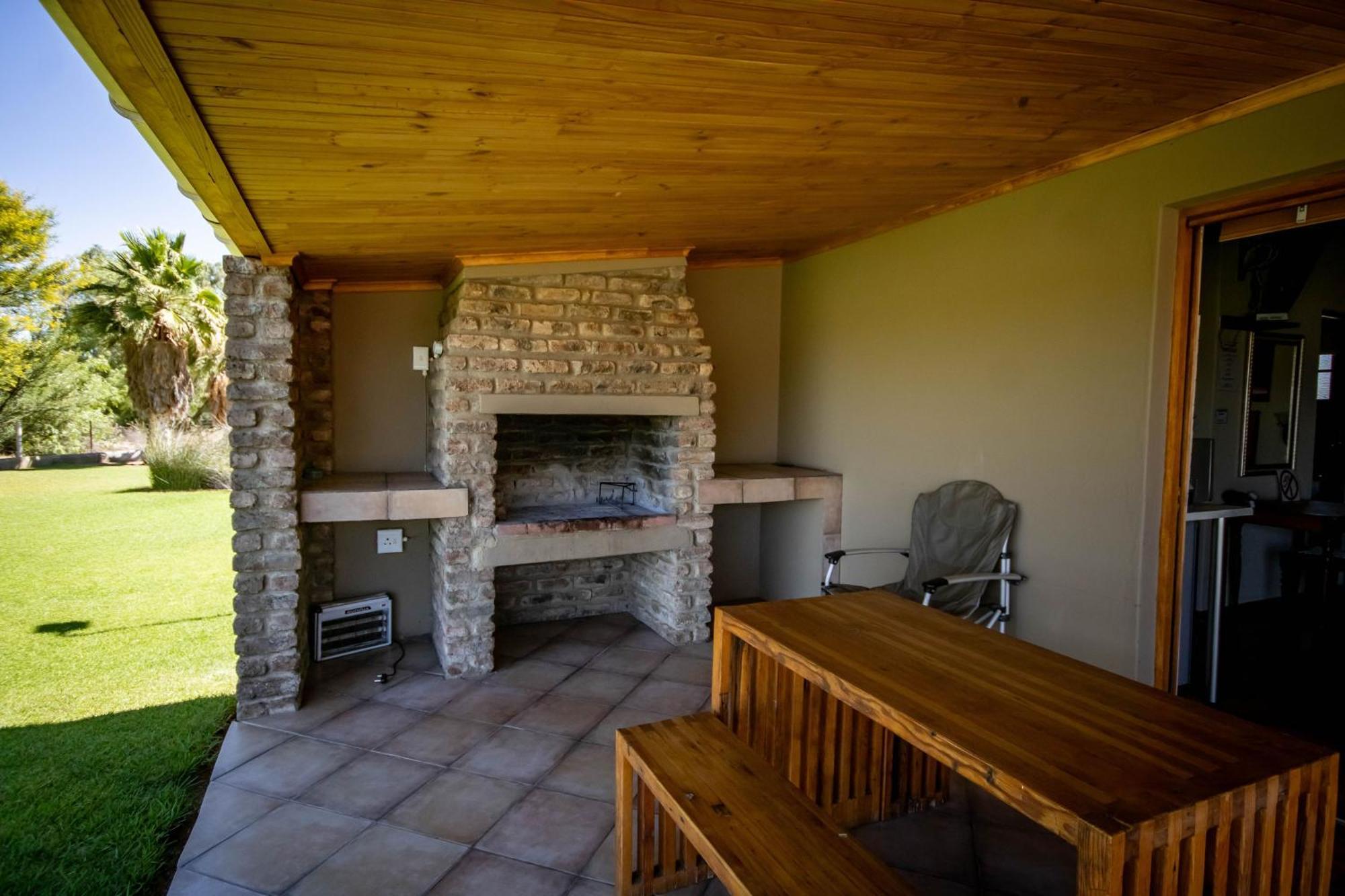 Tarantula Guest House Calvinia Exterior photo